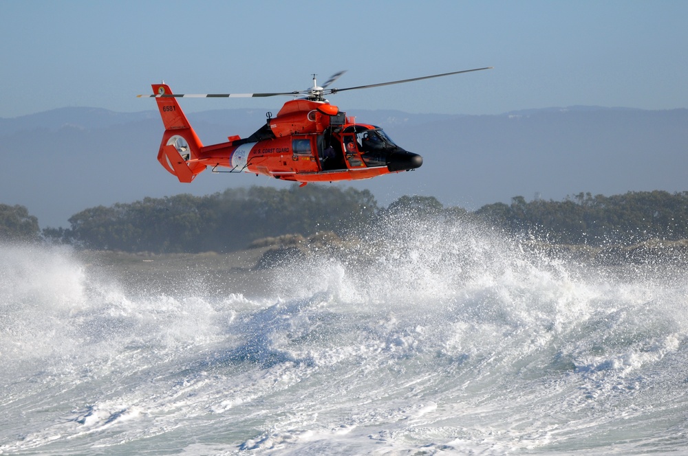 Coast Guard conducts search and rescue training