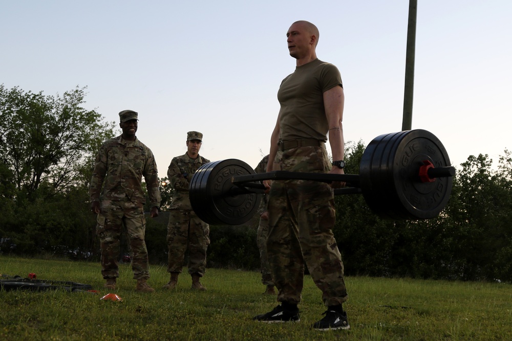 Paratroopers compete in Best Chemical Warrior competition 2019