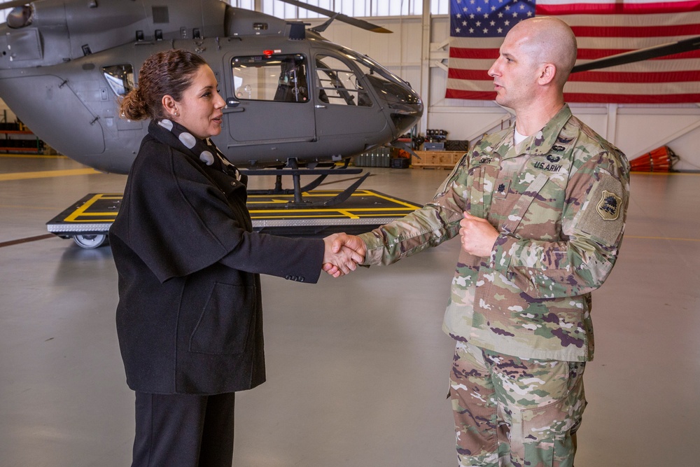 Albanian Minister of Defense visits New Jersey Army National Guard Aviation Facility