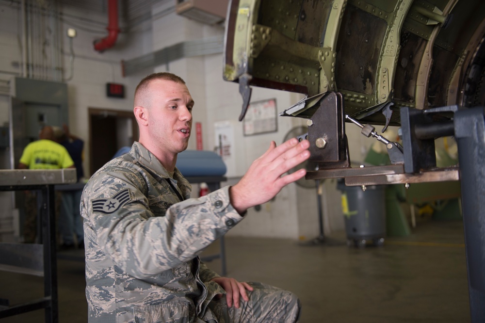 Team JSTARS maintainers design tool saving Air Force estimated $500k yearly