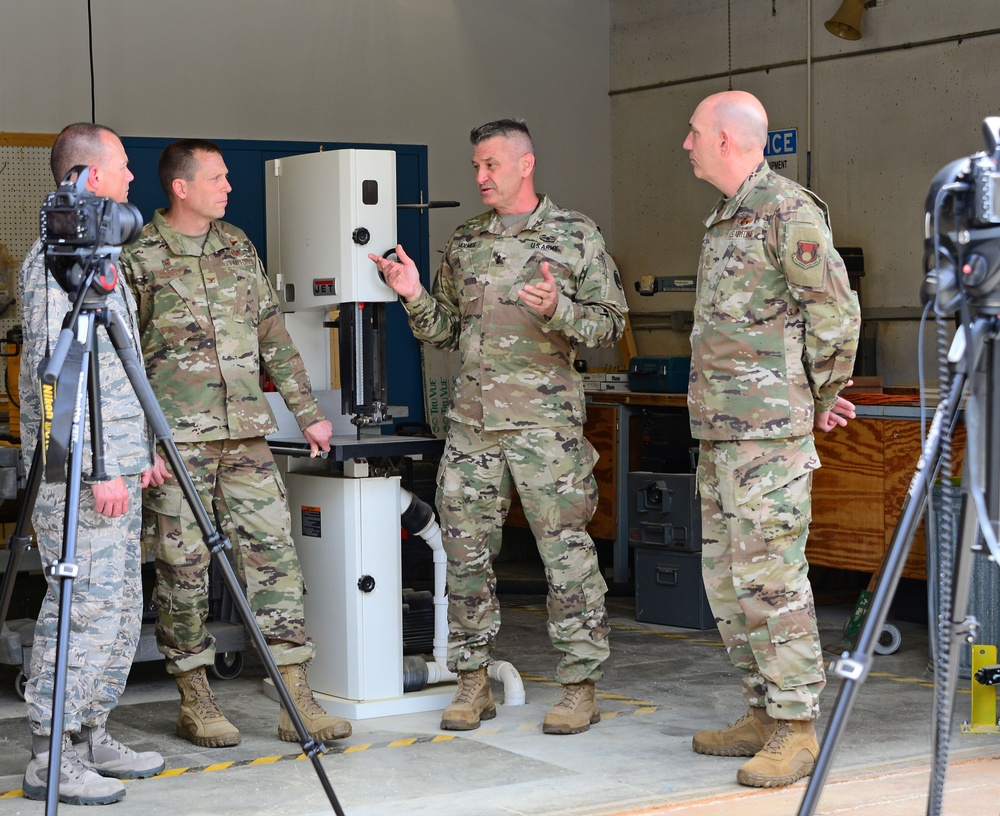 TENNESSEE ADJUTANT GENERAL AND COMMAND CHIEF VISIT MCGHEE TYSON ANG BASE