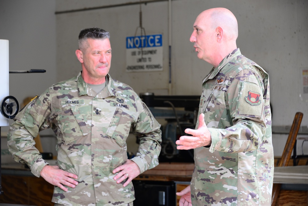 TENNESSEE ADJUTANT GENERAL AND COMMAND CHIEF VISIT MCGHEE TYSON ANG BASE