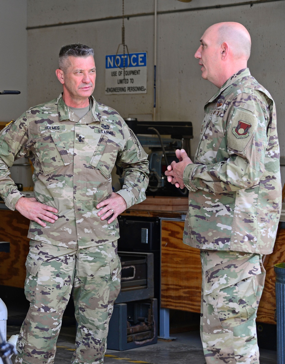 TENNESSEE ADJUTANT GENERAL AND COMMAND CHIEF VISIT MCGHEE TYSON ANG BASE