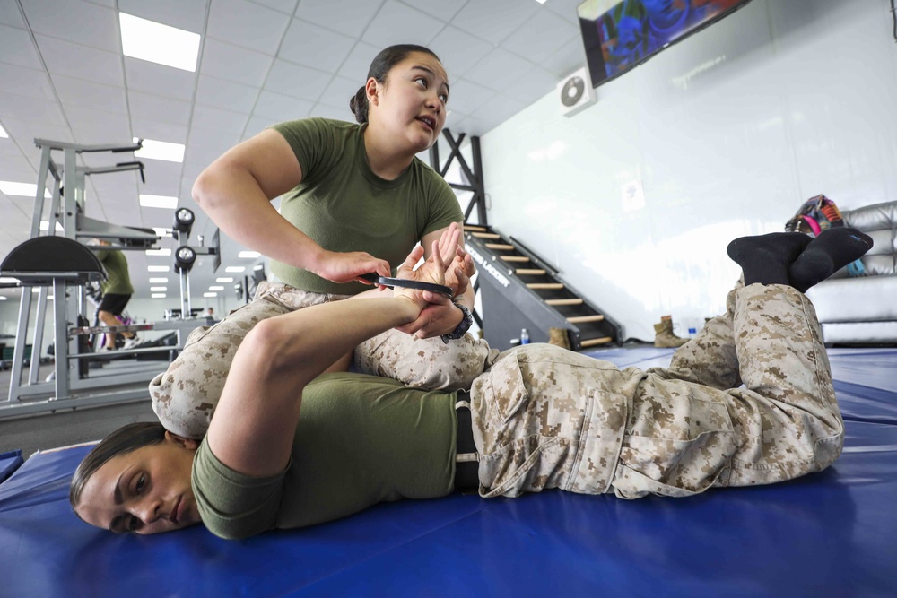 Female Engagement Team Jordan FlexiCuff Training