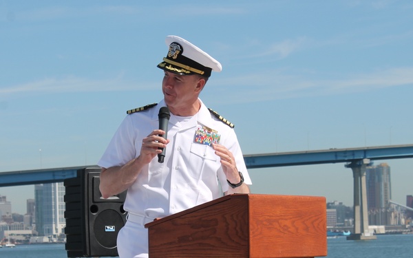 Lieutenant Assumes Command in New Position in Coastal Riverine Force