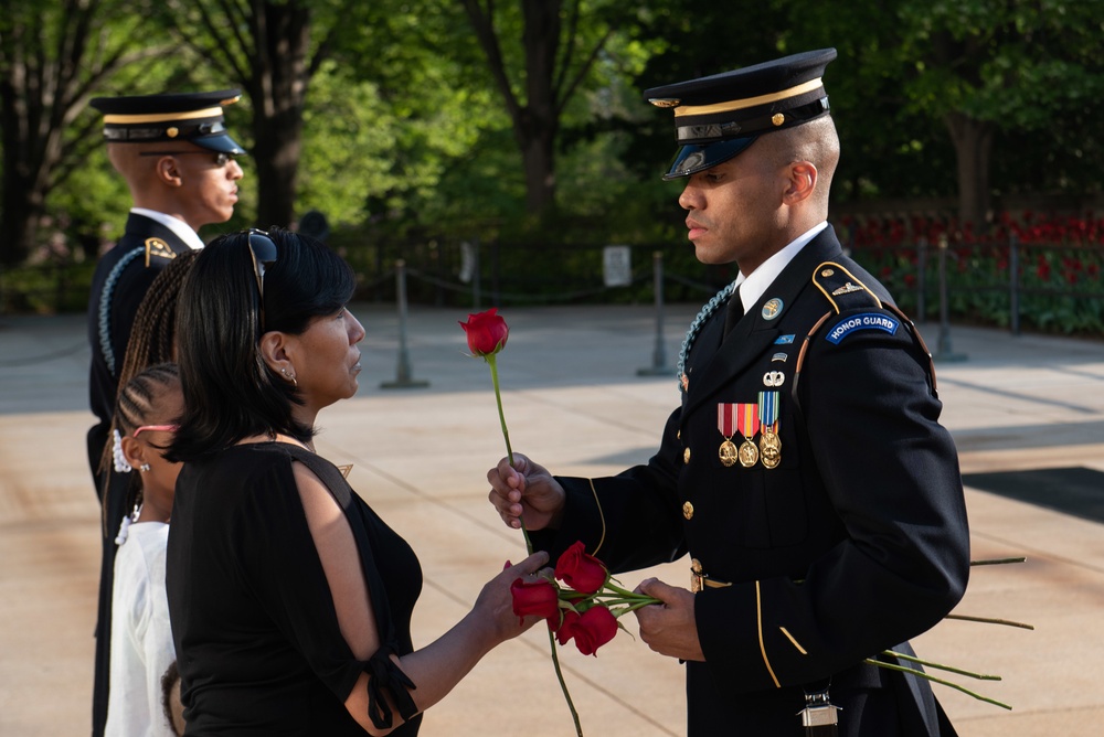 Tomb of the Unknown guard completes final walk, places a single rose at each crypt