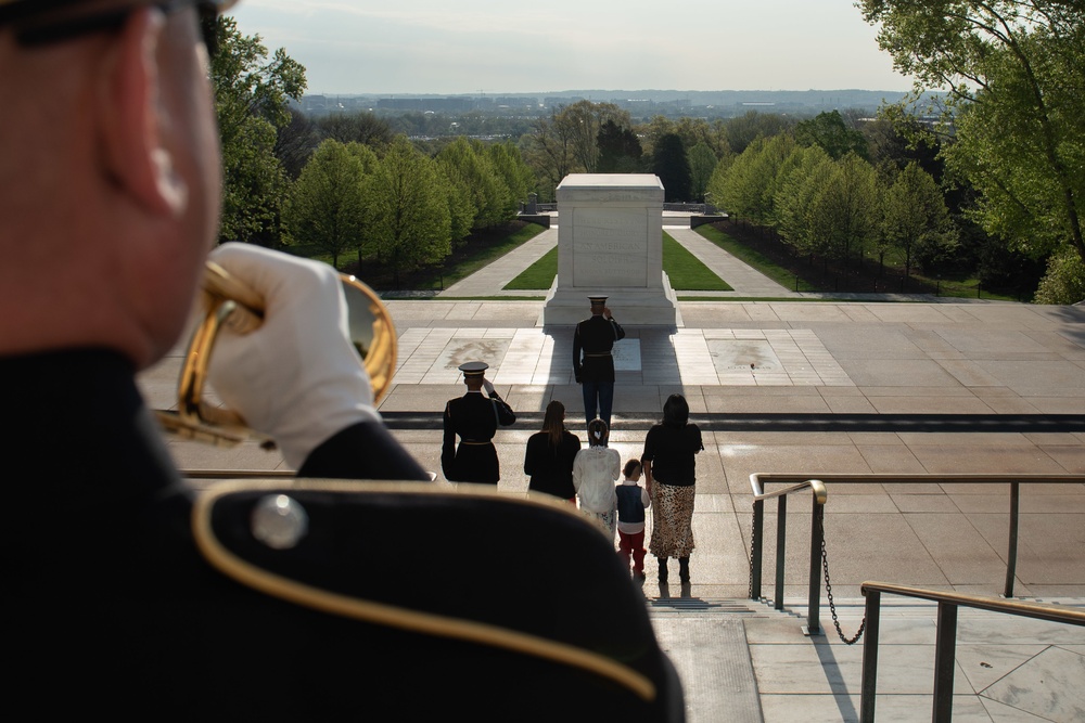 Tomb of the Unknown guard completes final walk, places a single rose at each crypt