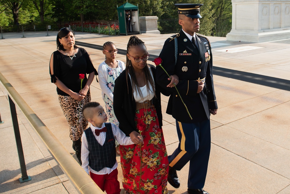 Tomb of the Unknown guard completes final walk, places a single rose at each crypt