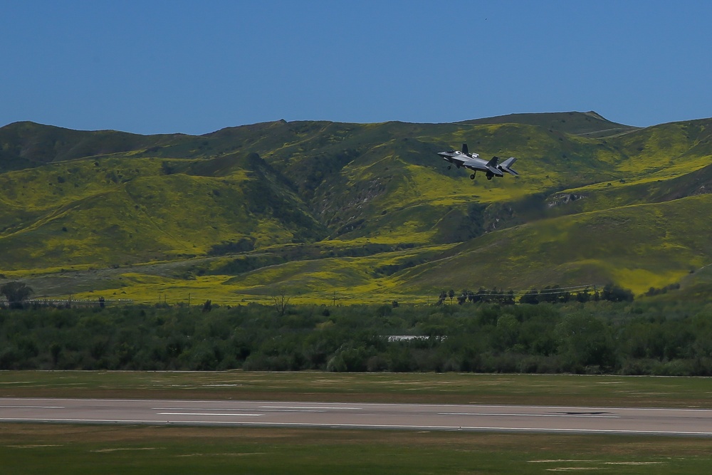 MCAS Camp Pendleton: F-35B Lighting II Takes off