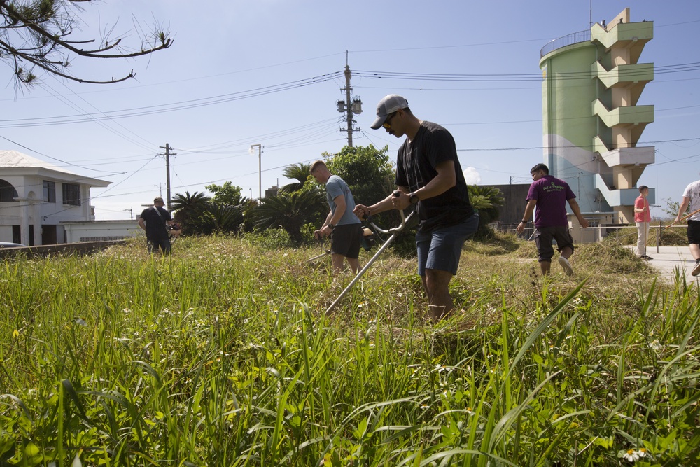 Marines Give Back; BLT 1/4 Marines clean up Okinawa memorial, park