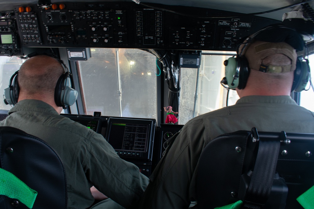 NBU 7 Conducts Bilateral LCAC Training with JMSDF