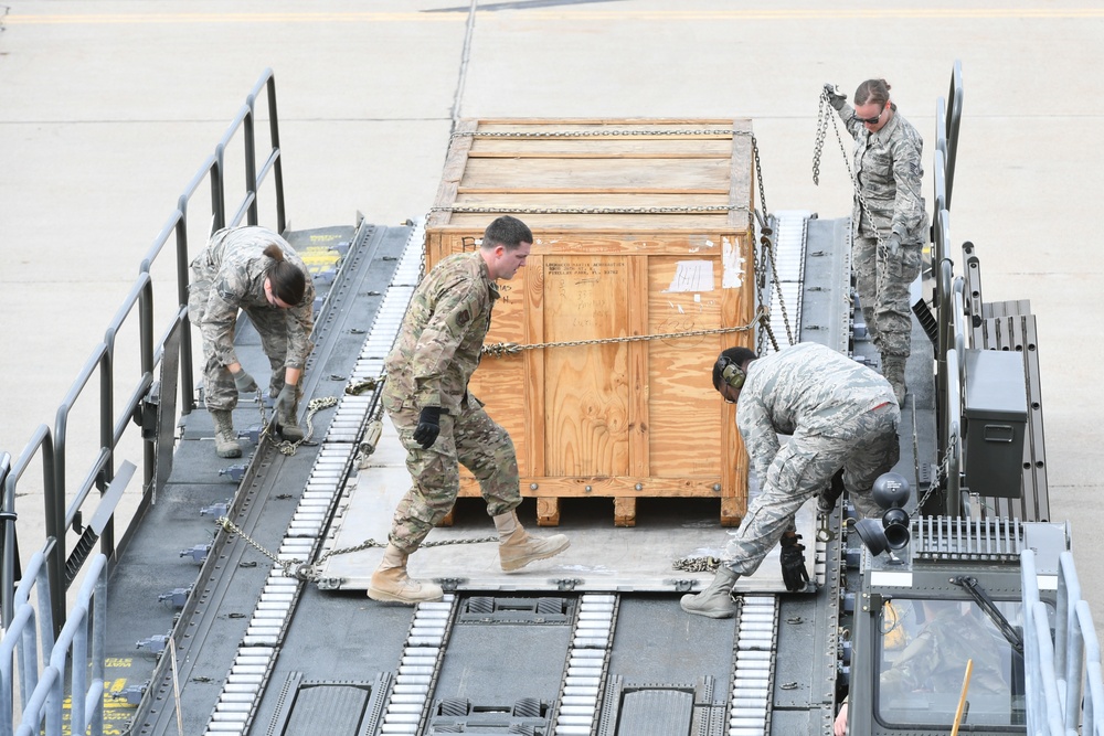 75th LRS load cargo