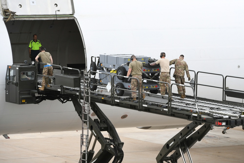 75th LRS load cargo