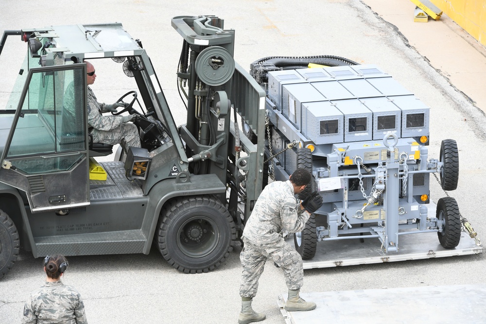 75th LRS load cargo