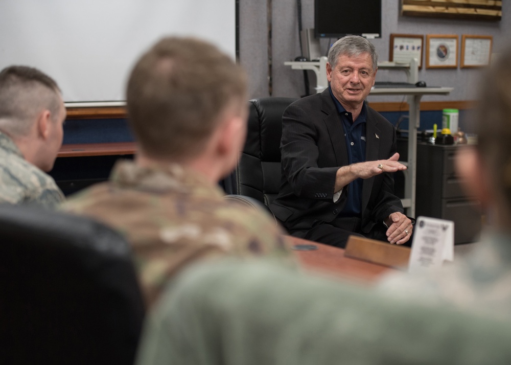 Former CMSAF speaks to ALS students