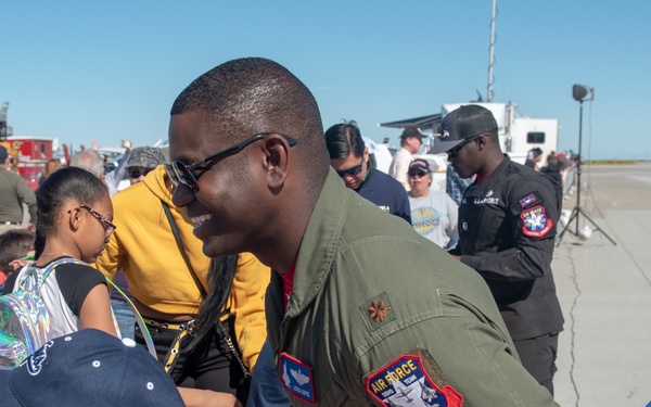 F-22 Demo Team brings thunder over the Bay