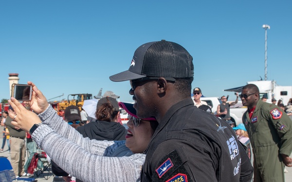 F-22 Demo Team brings thunder over the Bay