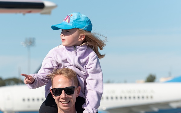 F-22 Demo Team brings thunder over the Bay