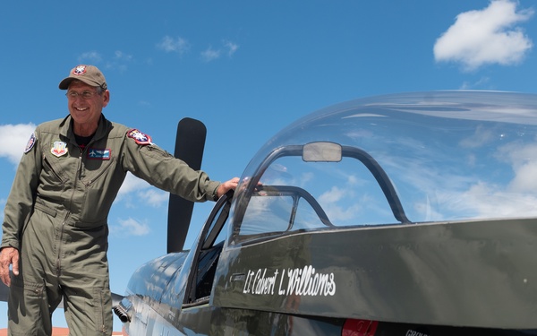 F-22 Demo Team brings thunder over the Bay