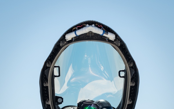 F-22 Demo Team brings thunder over the Bay