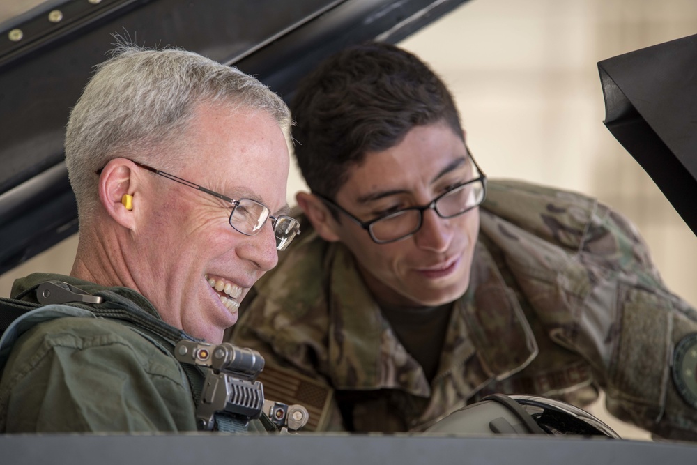WSMR commander visits Holloman AFB