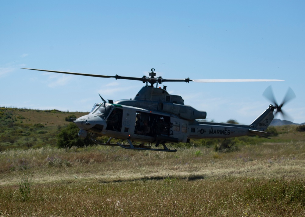 Scout snipers sharpen aerial skills on Camp Pendleton
