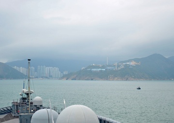 7th Fleet Flagship USS Blue Ridge Arrives in Hong Kong