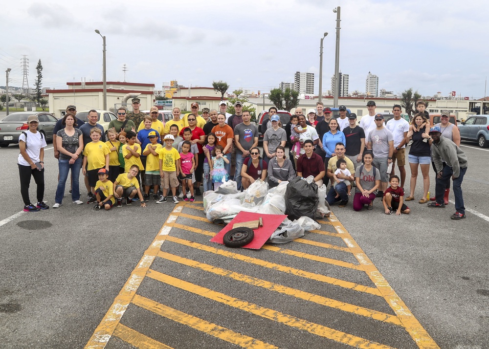 Military community cleans up for Earth Day