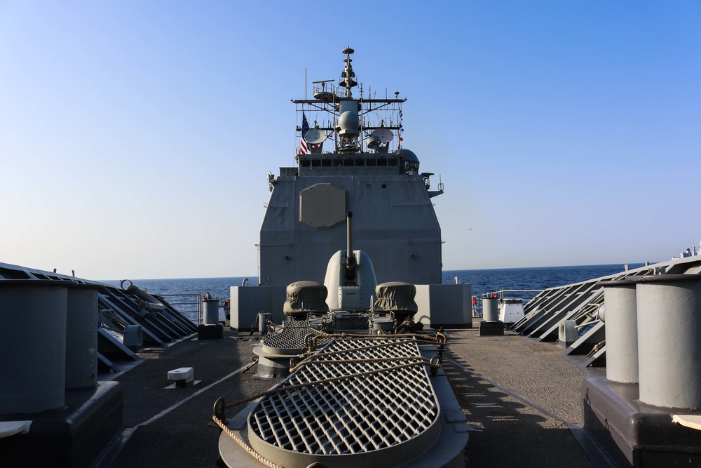 USS Mobile Bay (CG 53) transits the Red Sea