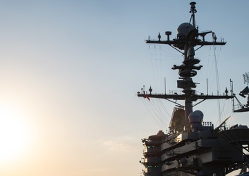The aircraft carrier USS John C. Stennis (CVN 74) transits the Suez Canal