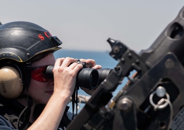 The aircraft carrier USS John C. Stennis (CVN 74) transits the Suez Canal