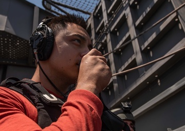 The aircraft carrier USS John C. Stennis (CVN 74) transits the Suez Canal