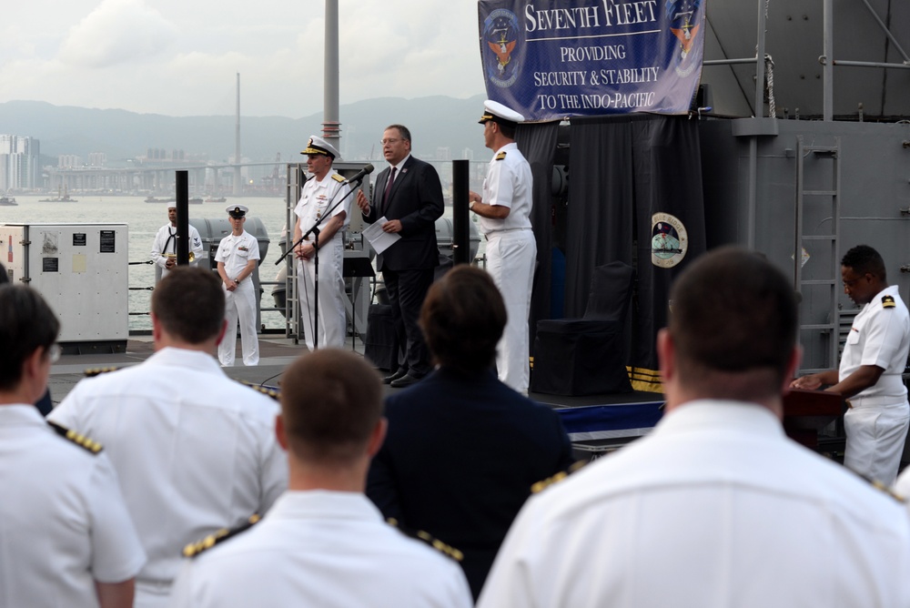 U.S. 7th Fleet leadership meet with dignitaries and officials aboard the U.S. 7th Fleet‘s flagship USS Blue Ridge in Hong Kong.