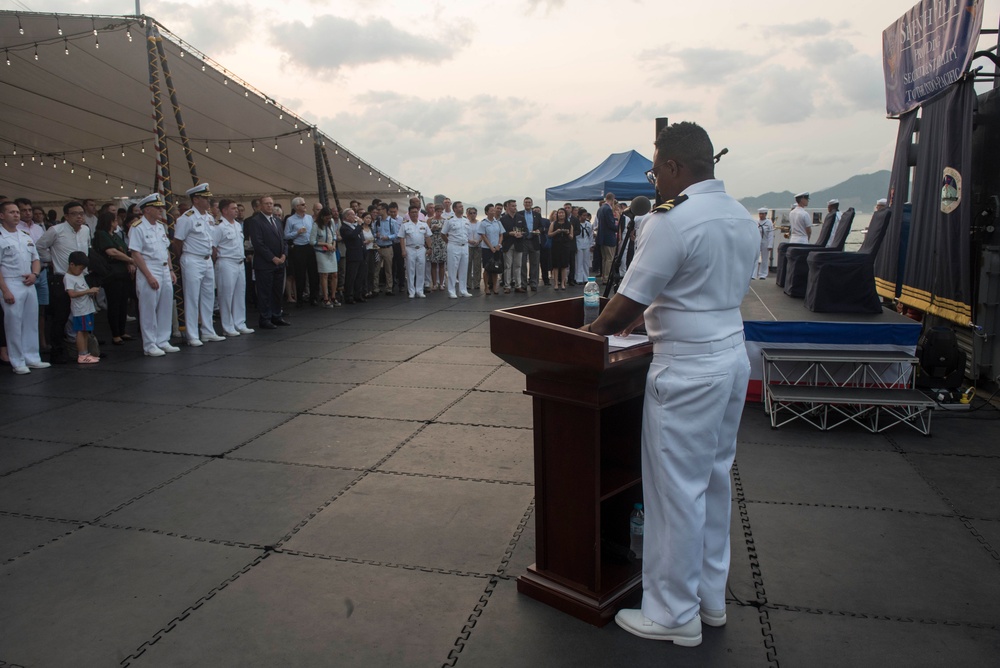 U.S. 7th Fleet leadership meet with dignitaries and officials aboard the U.S. 7th Fleet‘s flagship USS Blue Ridge in Hong Kong.