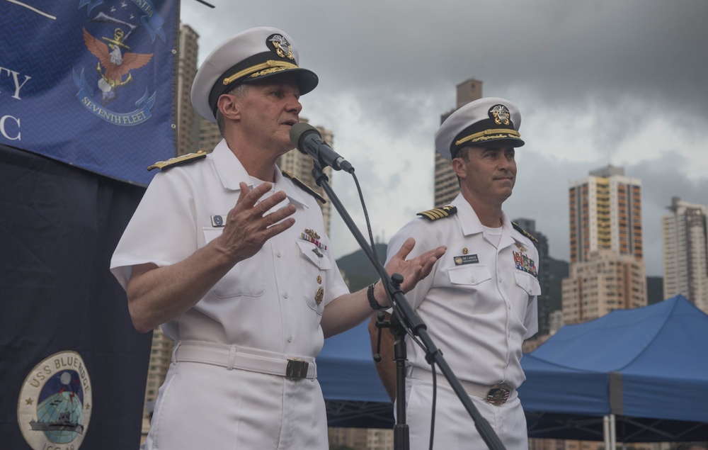 U.S. 7th Fleet leadership meet with dignitaries and officials aboard the U.S. 7th Fleet‘s flagship USS Blue Ridge in Hong Kong.