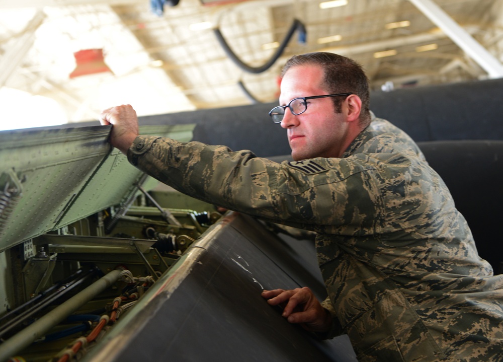 9th MXG maintain rare U-2 Black Letter Jet at Beale