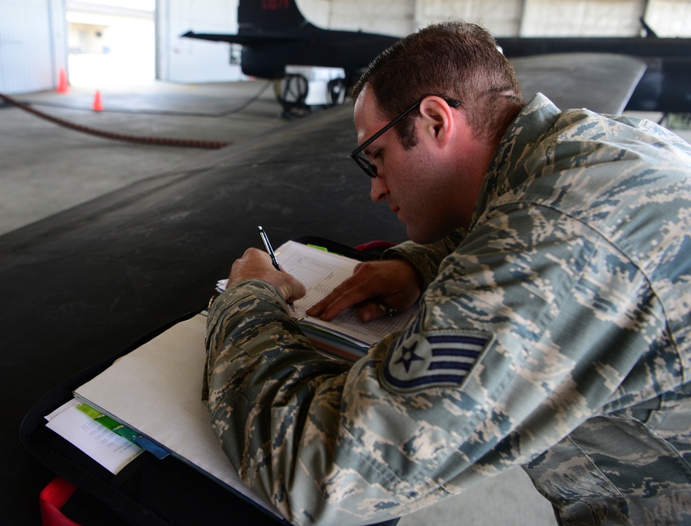 9th MXG maintain rare U-2 Black Letter Jet at Beale