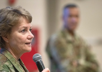 AMC/CC Visits Travis AFB