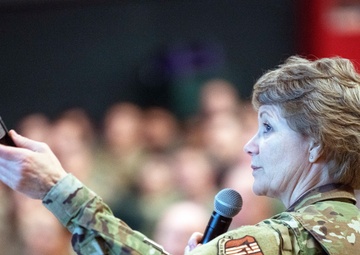 AMC/CC Visits Travis AFB