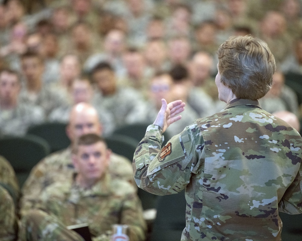 AMC/CC Visits Travis AFB