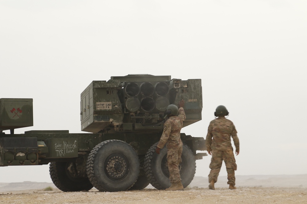 U.S., Qatar conduct live-fire artillery exercise