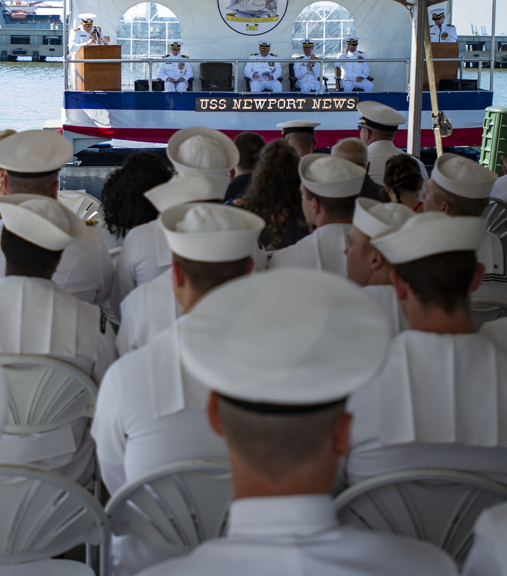 USS Newport News (SSN 750) Holds Change of Command Ceremony