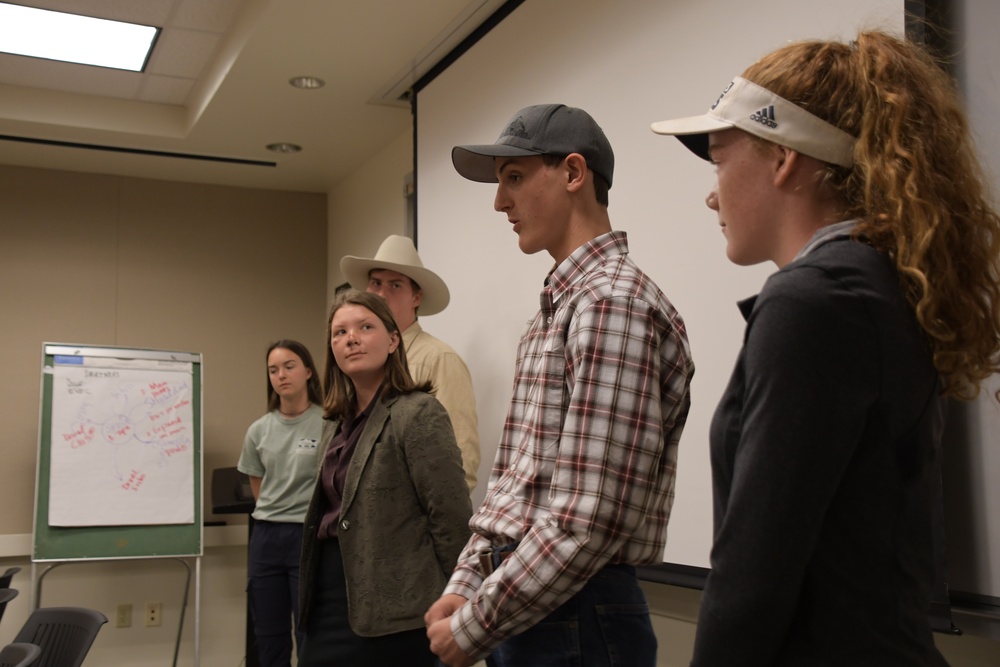 Davis students teach, learn from USACE experts