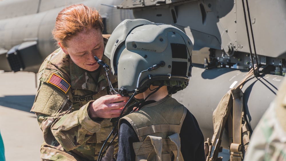 Montessori School, Ergersheim, Germany visitis the 1st Combat Aviation Brigade Montessori School, Ergersheim, Germany visitis the 1st Combat Aviation Brigade