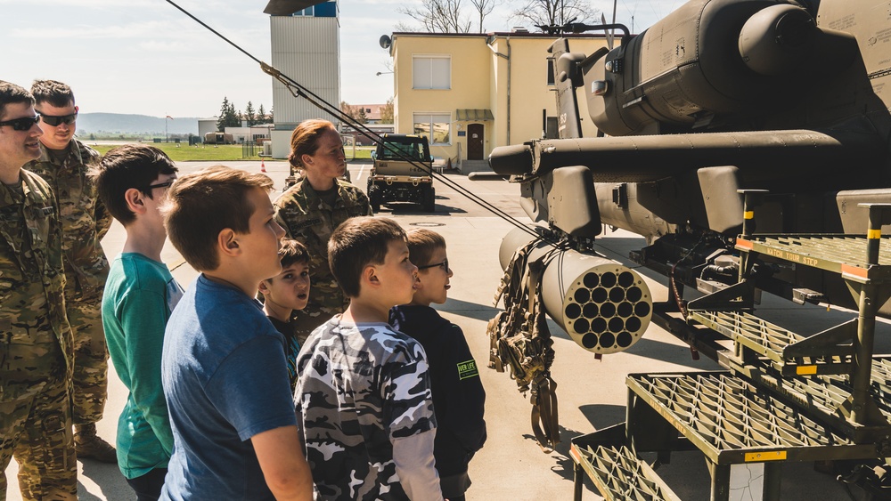 Montessori School, Ergersheim, Germany visits the 1st Combat Aviation Brigade Montessori School, Ergersheim, Germany visits the 1st Combat Aviation Brigade