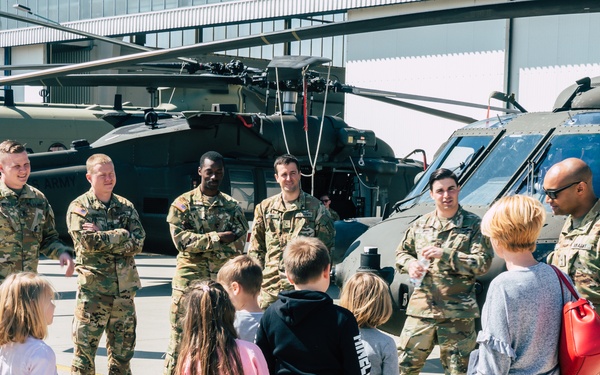 Montessori School, Ergersheim, Germany visits the 1st Combat Aviation Brigade