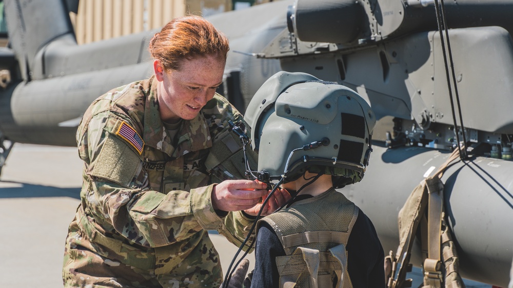 Montessori School, Ergersheim, Germany visitis the 1st Combat Aviation Brigade Montessori School, Ergersheim, Germany visitis the 1st Combat Aviation Brigade