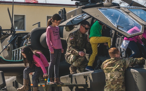 Montessori School, Ergersheim, Germany visitis the 1st Combat Aviation Brigade
