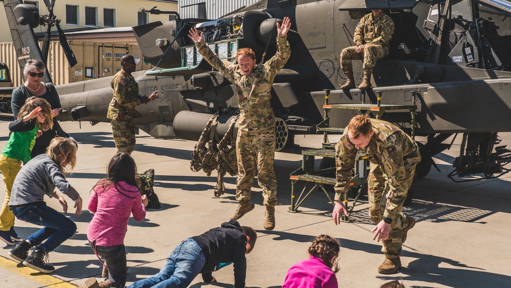 Montessori School, Ergersheim, Germany visits the 1st Combat Aviation Brigade Montessori School, Ergersheim, Germany visits the 1st Combat Aviation Brigade