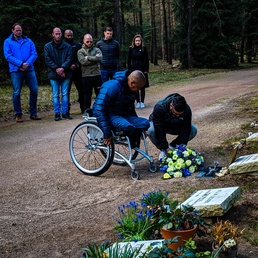 Remembering the Fallen: A Shared Experience Across the Atlantic